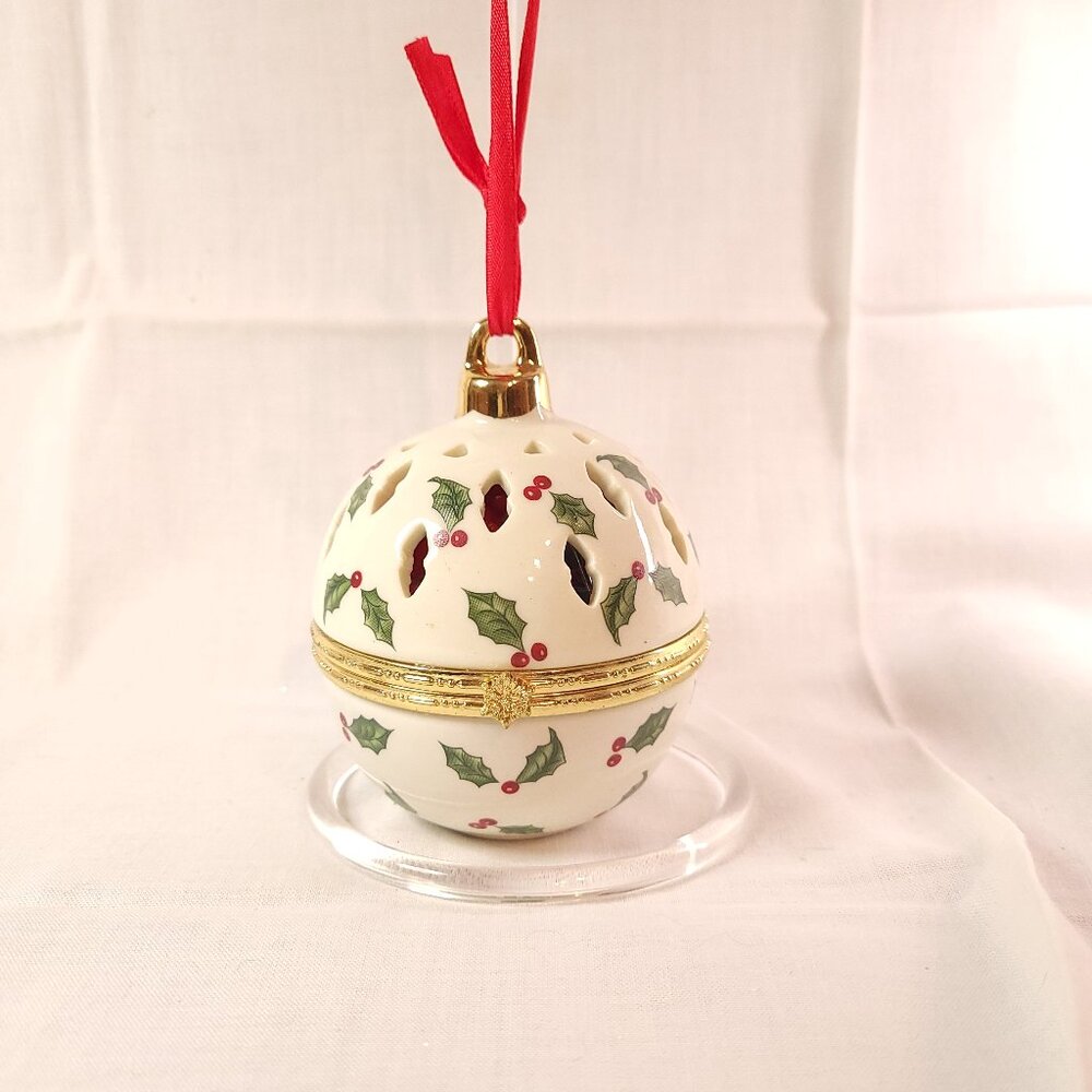 Vintage Formalities by Baum Brothers Christmas Potpourri Ornament